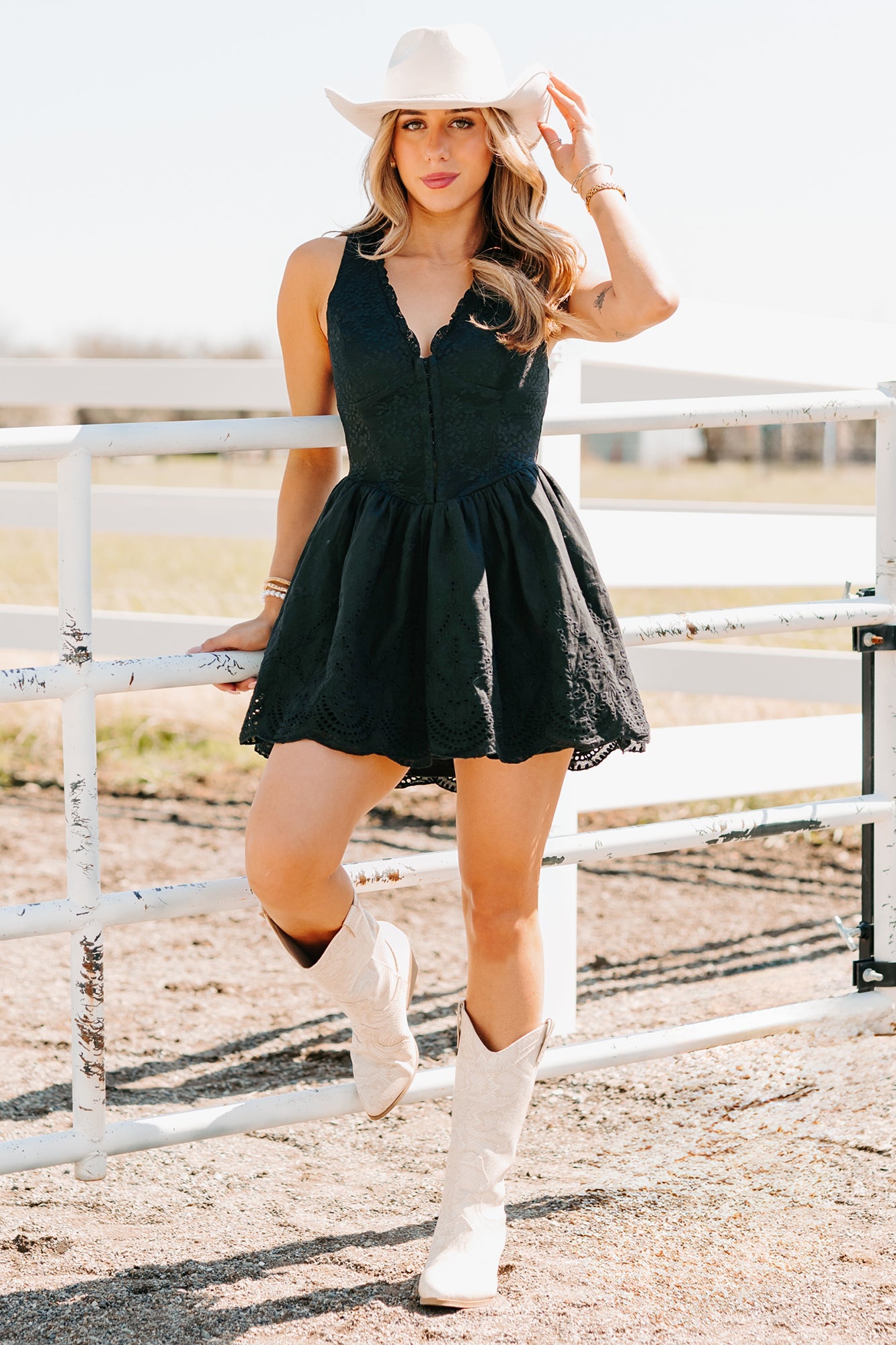 Scene Stealer Sleeveless Lace Mini Dress (Black)